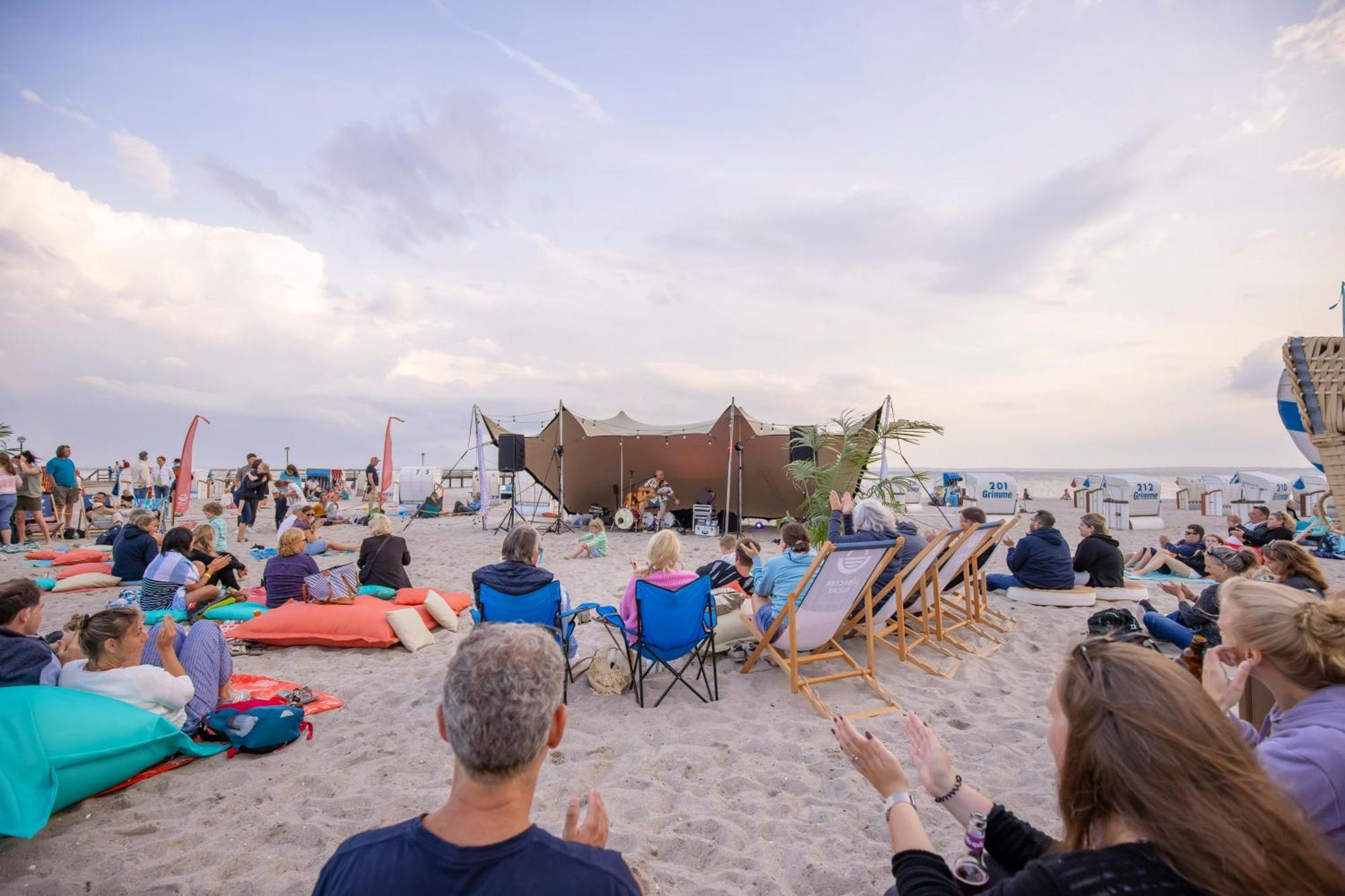 Gemuetliche Ferienresidenz Mit Meerblick Ueber Die Wundervolle Luebecker Bucht Timmendorfer Strand Exterior foto